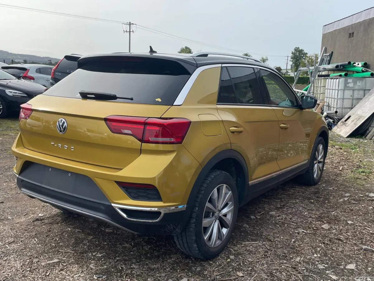 Volkswagen T-Roc Hatchback, Diesel, 2020, Gold