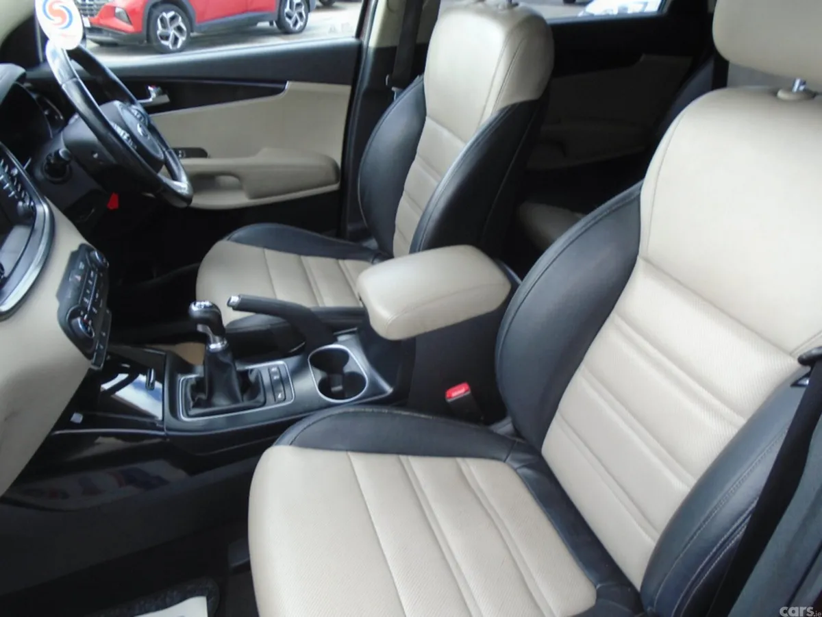Kia Sorento SUV, Diesel, 2017, Red