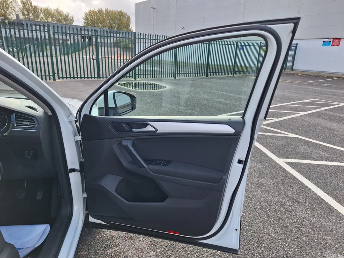 Volkswagen Tiguan Estate, Diesel, 2017, White