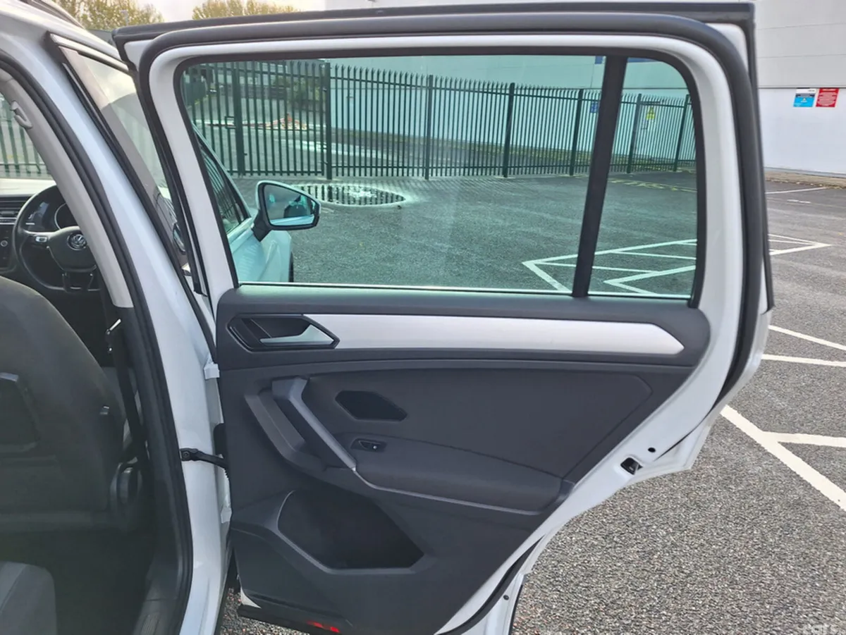 Volkswagen Tiguan Estate, Diesel, 2017, White