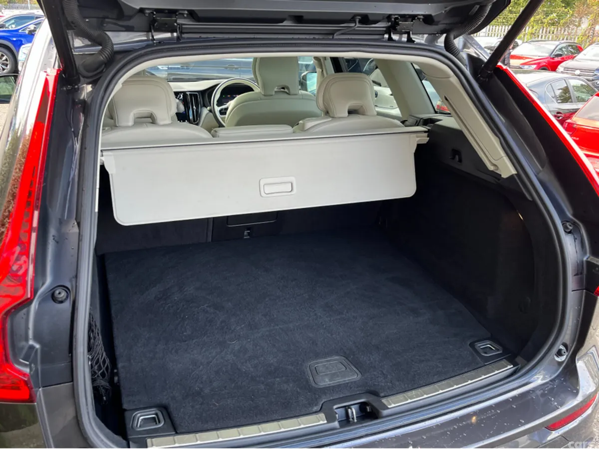 Volvo XC60 SUV, Petrol Plug-in Hybrid, 2024, Grey