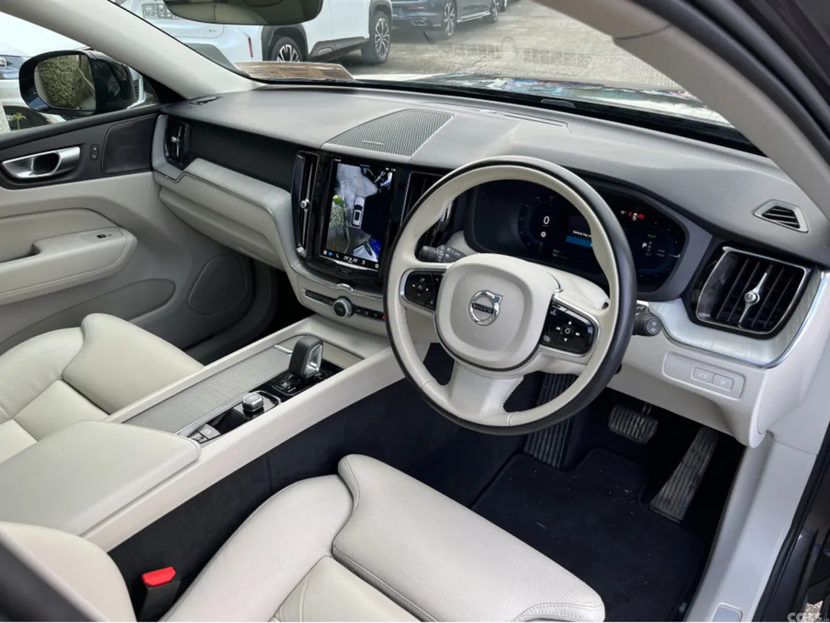 Volvo XC60 SUV, Petrol Plug-in Hybrid, 2024, Grey