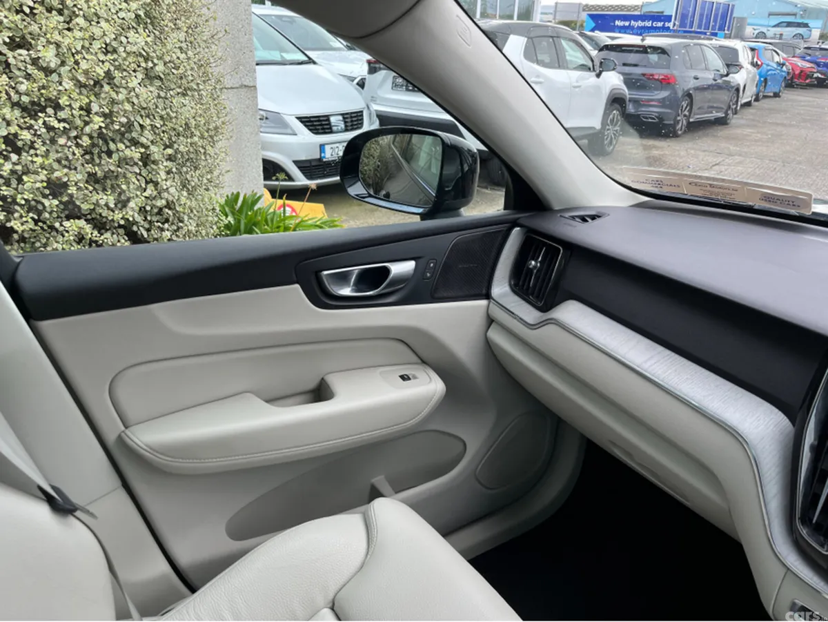 Volvo XC60 SUV, Petrol Plug-in Hybrid, 2024, Grey