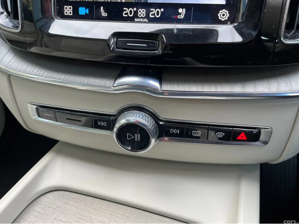 Volvo XC60 SUV, Petrol Plug-in Hybrid, 2024, Grey