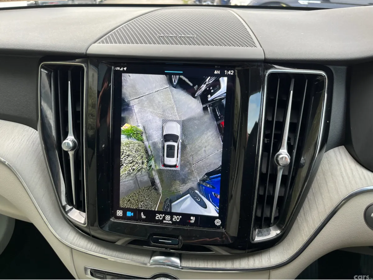 Volvo XC60 SUV, Petrol Plug-in Hybrid, 2024, Grey