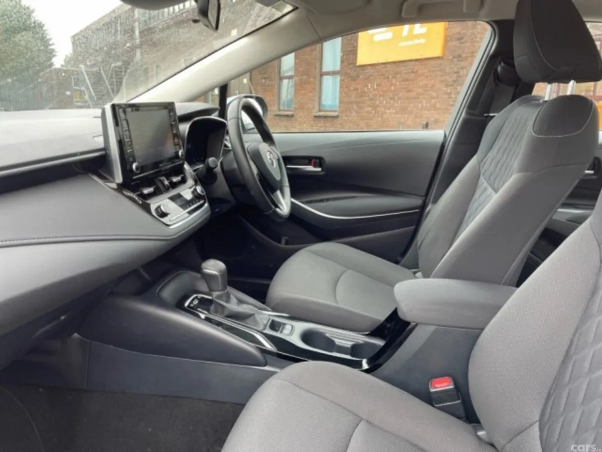 Toyota Corolla Saloon, Petrol Hybrid, 2020, Grey