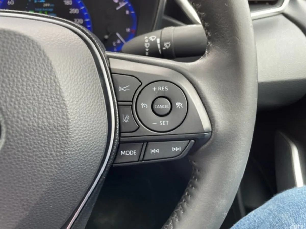 Toyota Corolla Saloon, Petrol Hybrid, 2020, Grey