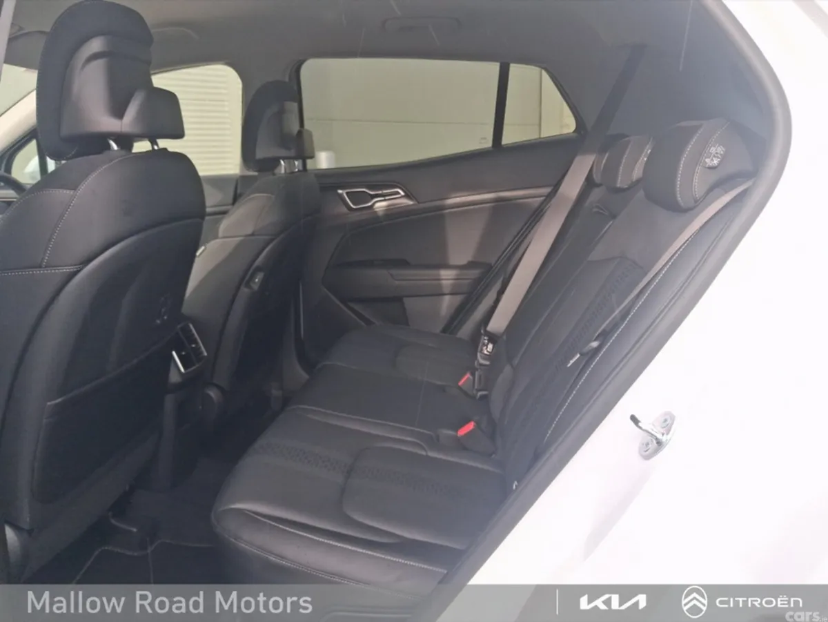 Kia Sportage MPV, Diesel Hybrid, 2026, White