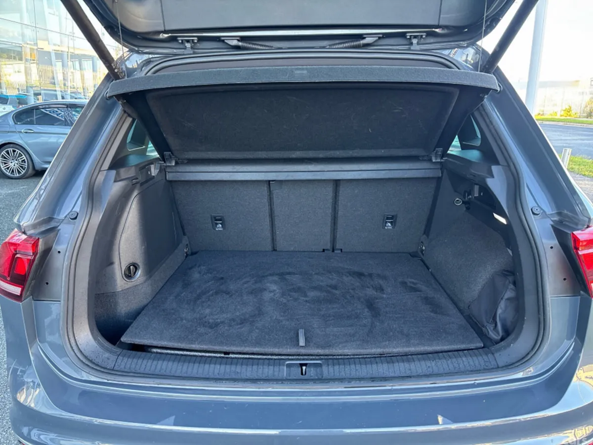 Volkswagen Tiguan SUV, Petrol Plug-in Hybrid, 2023, Grey