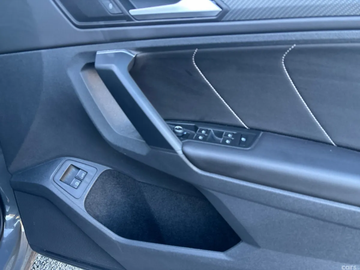 Volkswagen Tiguan SUV, Petrol Plug-in Hybrid, 2023, Grey