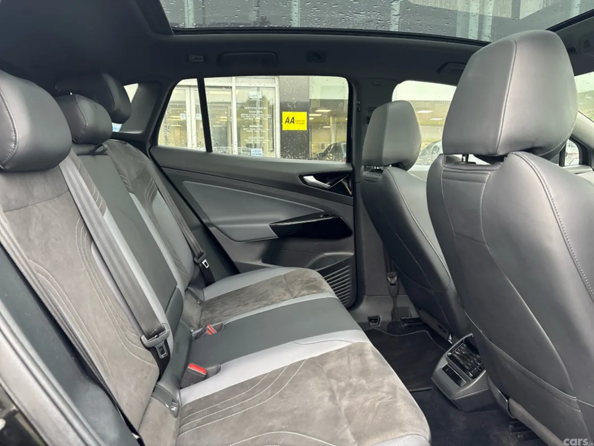 Volkswagen ID.4 Estate, Electric, 2023, Black