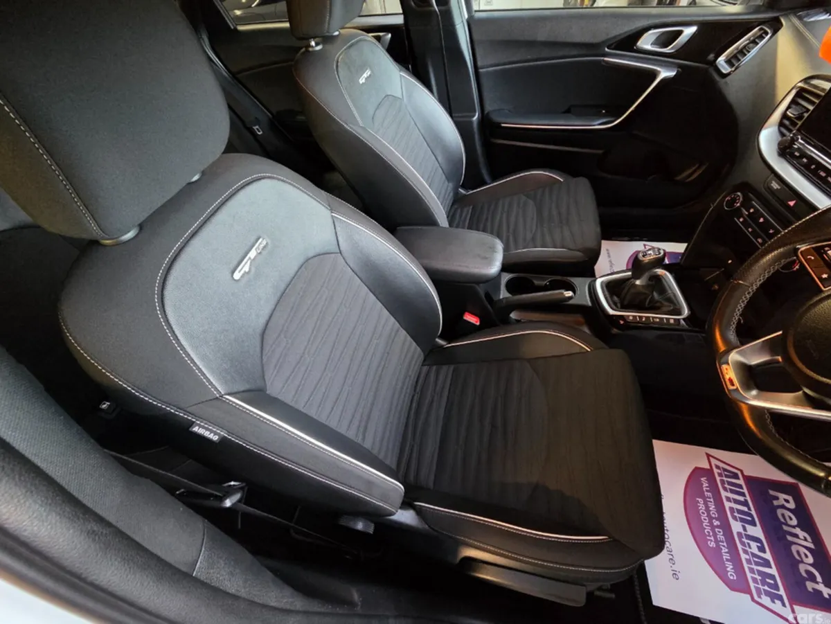 Kia Ceed Hatchback, Diesel, 2023, White