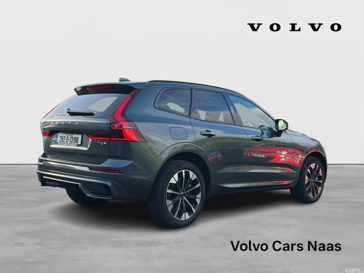 Volvo XC60 SUV, Petrol Plug-in Hybrid, 2026, Green