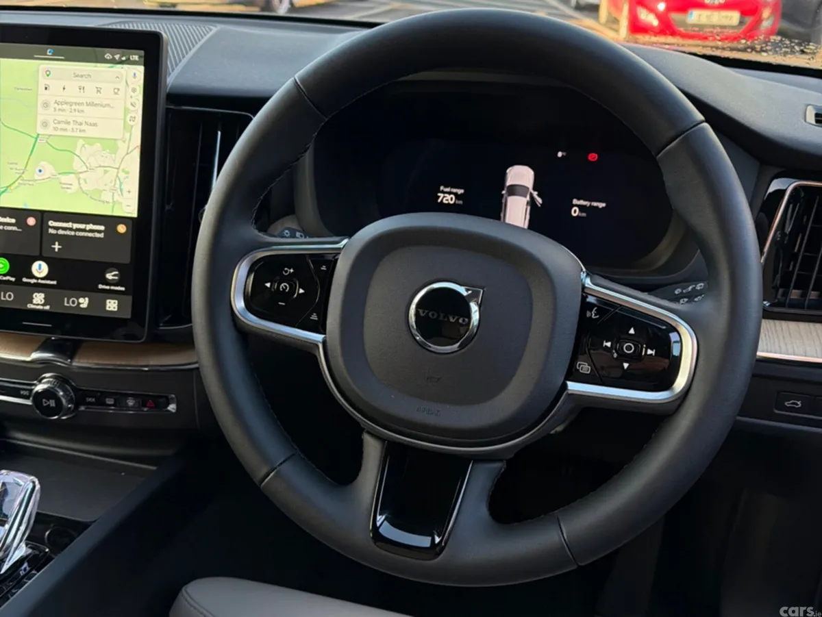 Volvo XC60 SUV, Petrol Plug-in Hybrid, 2026, Green