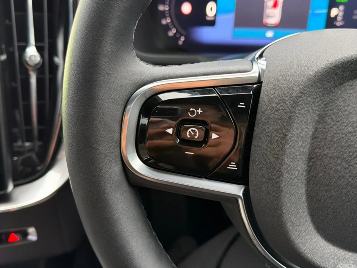 Volvo XC90 SUV, Petrol Plug-in Hybrid, 2026, Blue