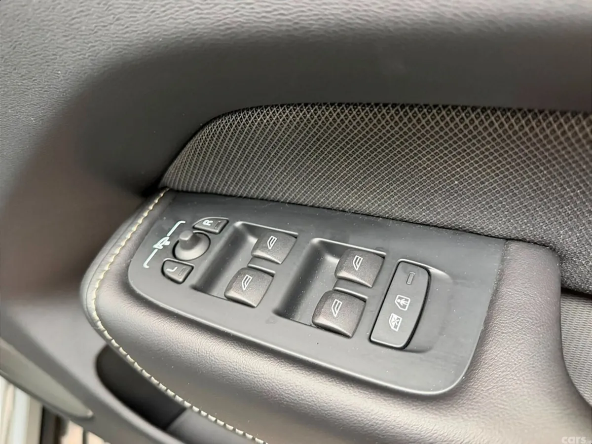 Volvo XC60 SUV, Petrol Plug-in Hybrid, 2024, Grey