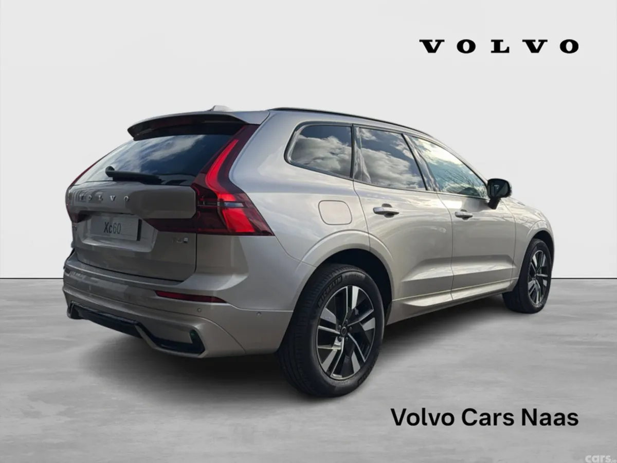 Volvo XC60 MPV, Petrol Plug-in Hybrid, 2025, Gold