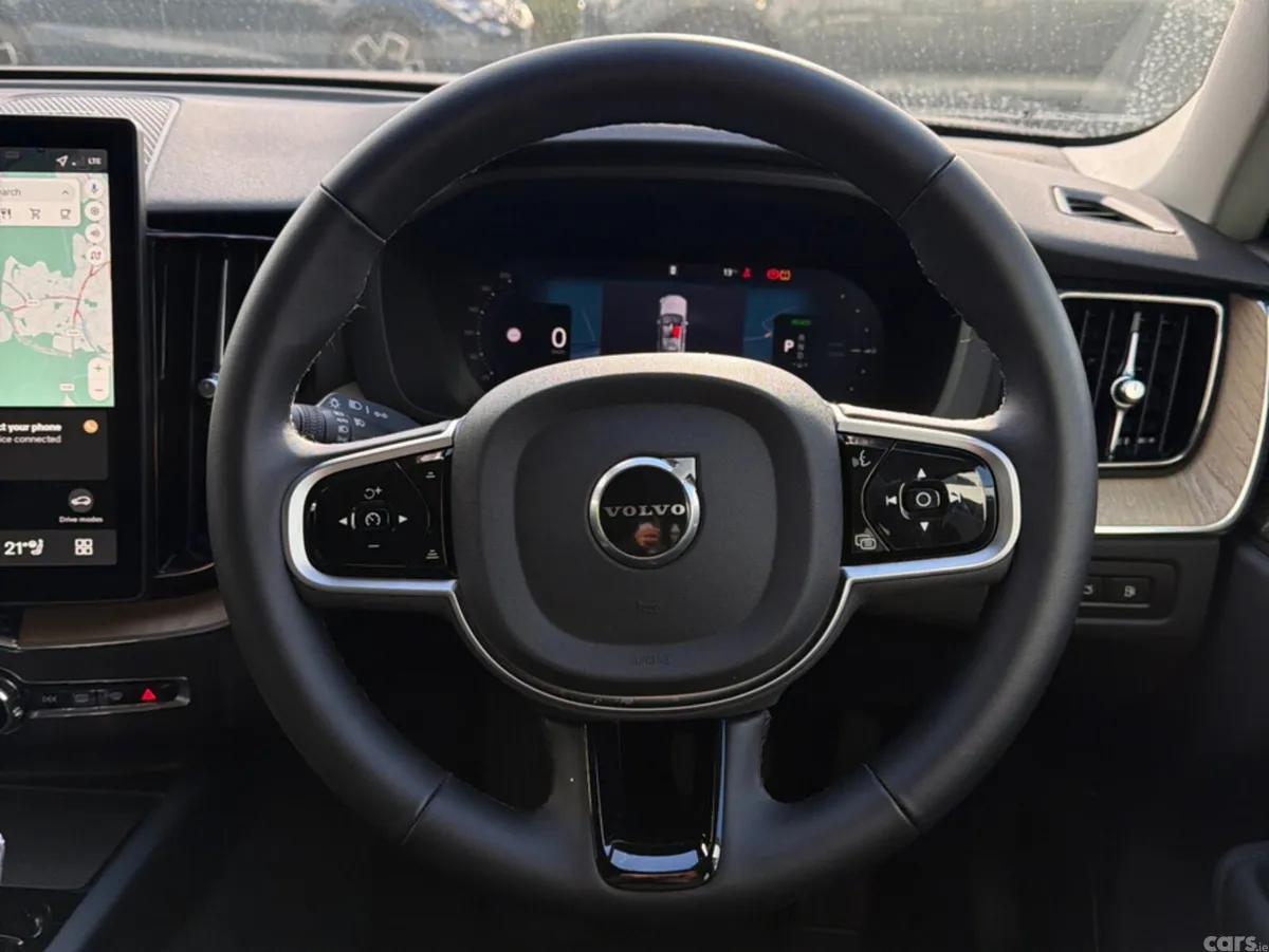 Volvo XC60 MPV, Petrol Plug-in Hybrid, 2025, Gold