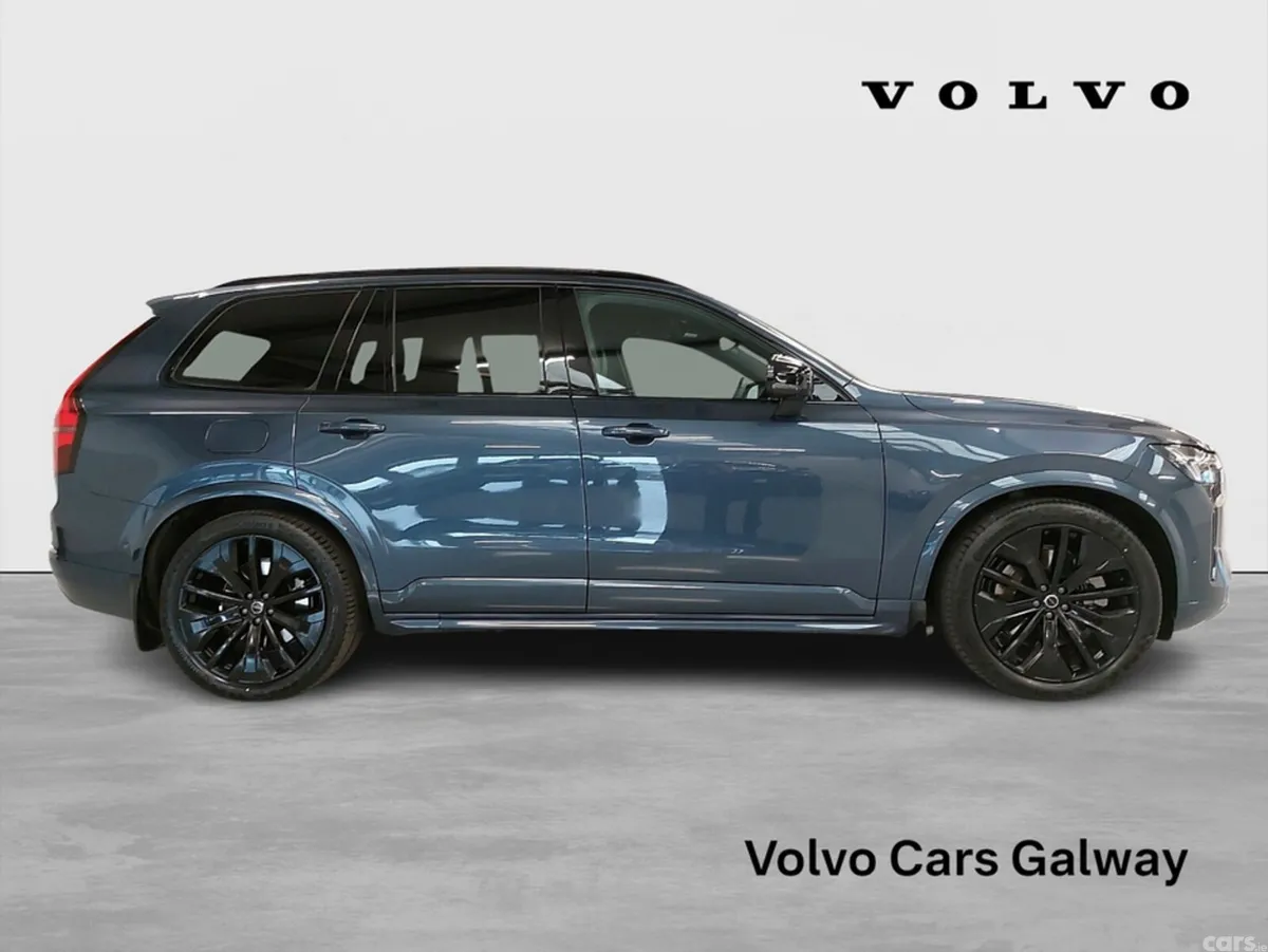 Volvo XC90 SUV, Petrol Plug-in Hybrid, 2026, Blue