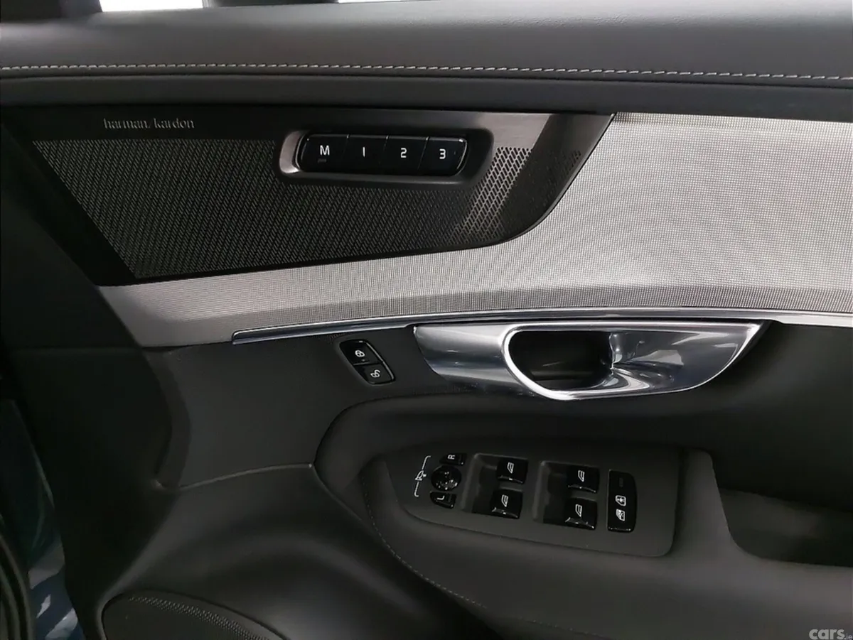 Volvo XC90 SUV, Petrol Plug-in Hybrid, 2026, Blue