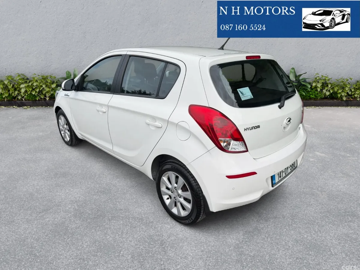 Hyundai i20 Hatchback, Diesel, 2014, White