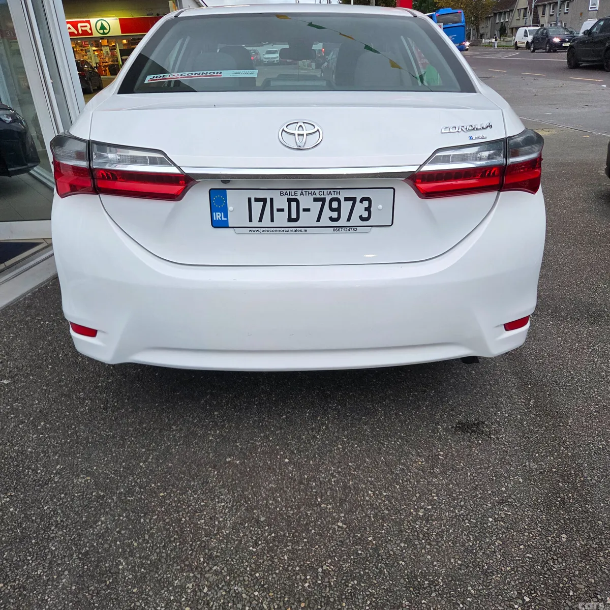Toyota Corolla Saloon, Petrol, 2017, White