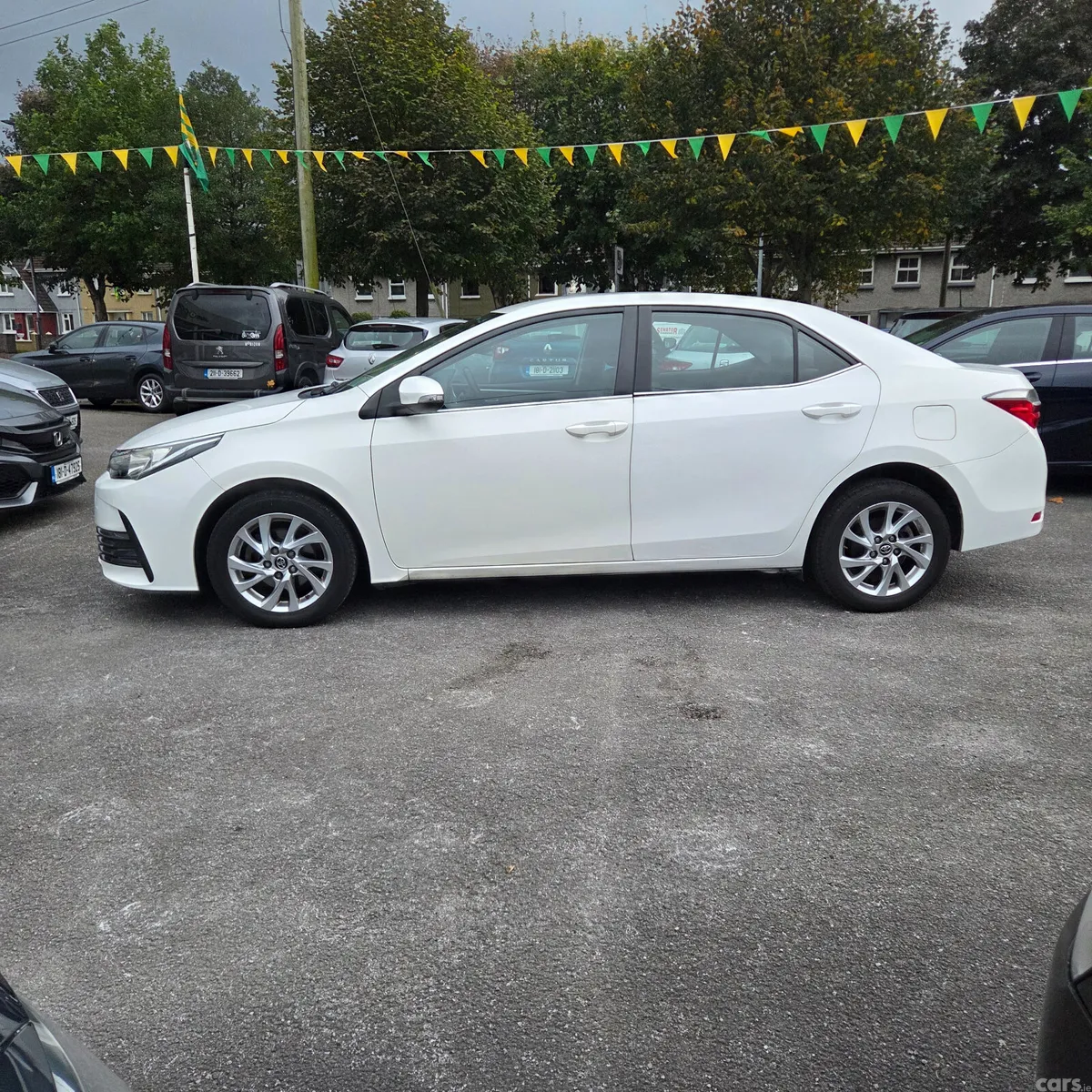 Toyota Corolla Saloon, Petrol, 2017, White
