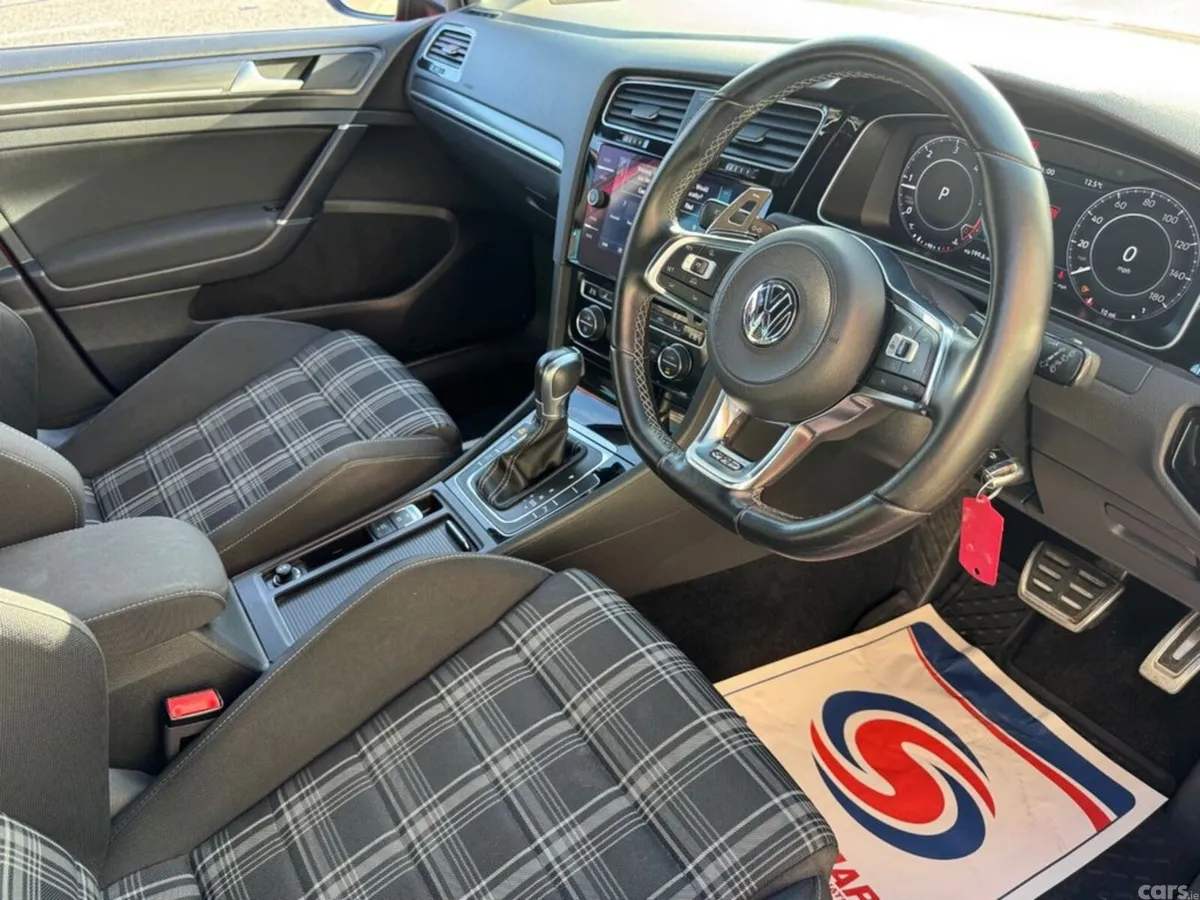 Volkswagen Golf Hatchback, Diesel, 2017, Red