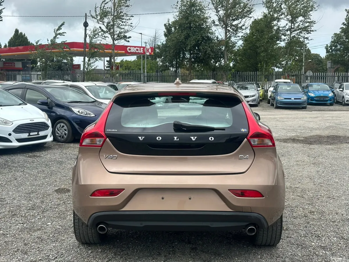 Volvo V40 Hatchback, Diesel, 2016, Brown