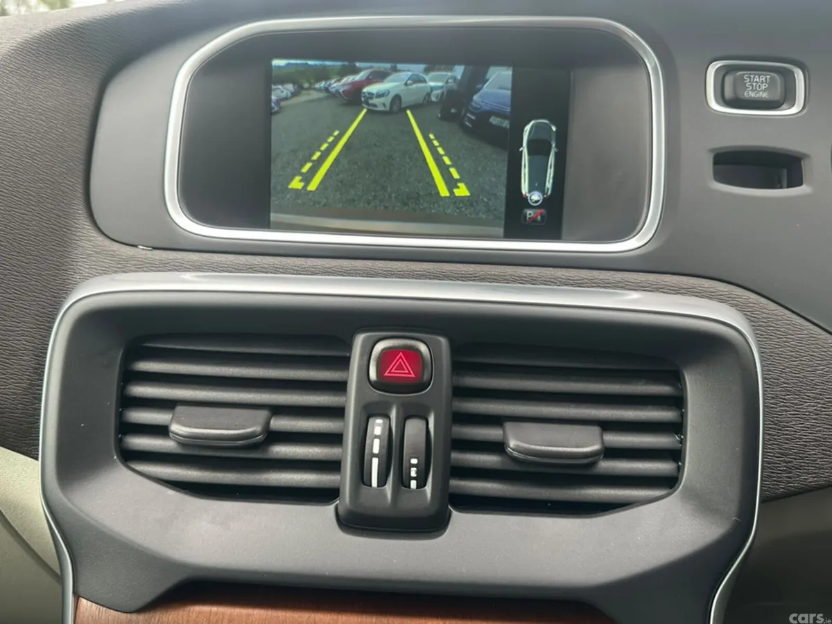 Volvo V40 Hatchback, Diesel, 2016, Brown