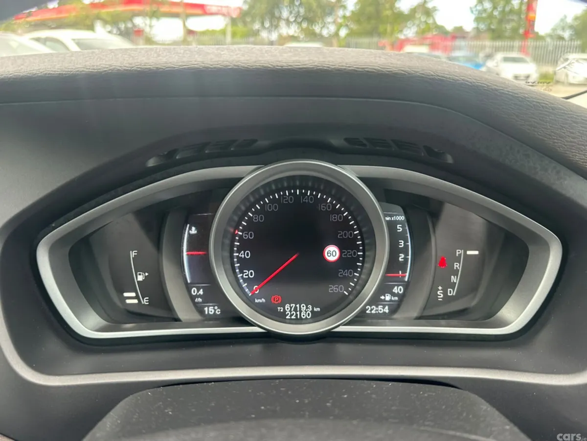 Volvo V40 Hatchback, Diesel, 2016, Brown