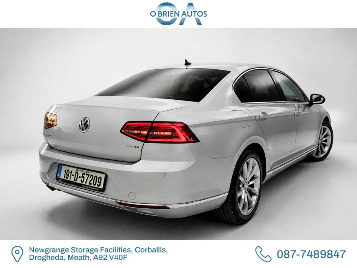 Volkswagen Passat Saloon, Diesel, 2019, Silver