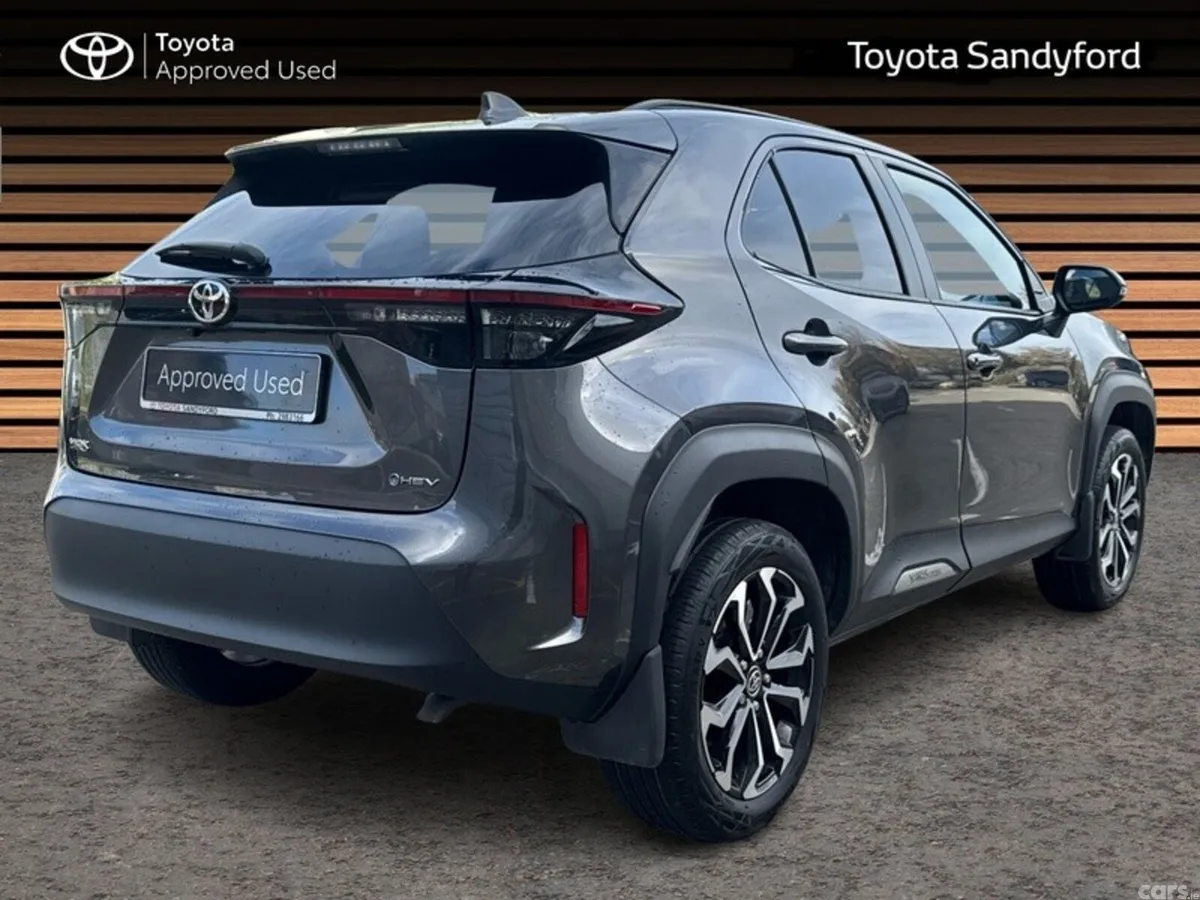Toyota Yaris Cross Hatchback, Petrol Hybrid, 2025, Grey