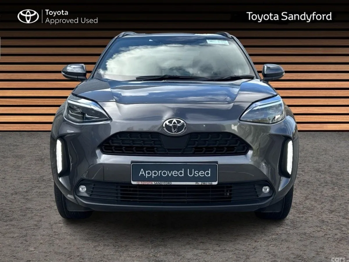 Toyota Yaris Cross Hatchback, Petrol Hybrid, 2025, Grey