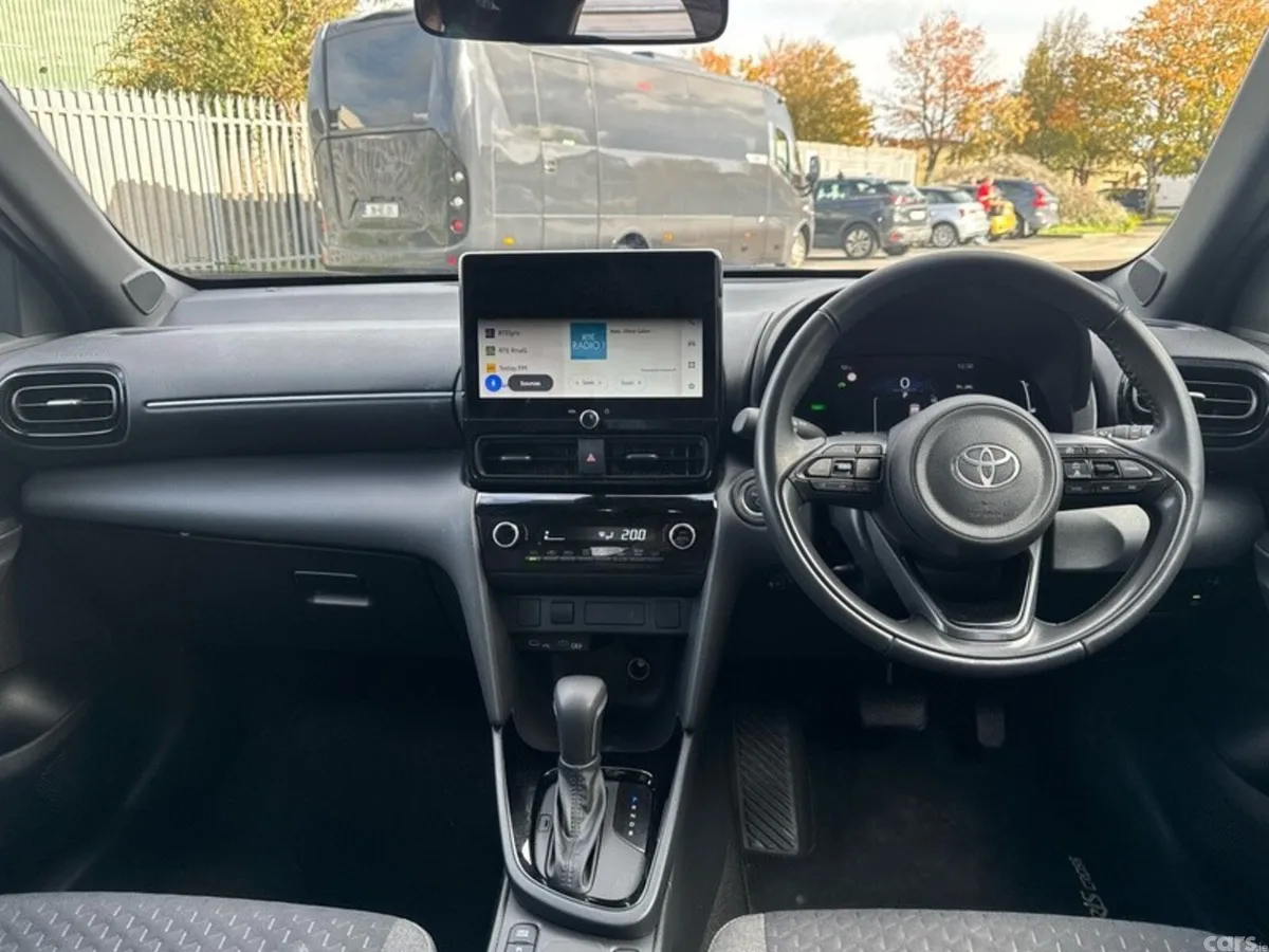 Toyota Yaris Cross Hatchback, Petrol Hybrid, 2025, Grey
