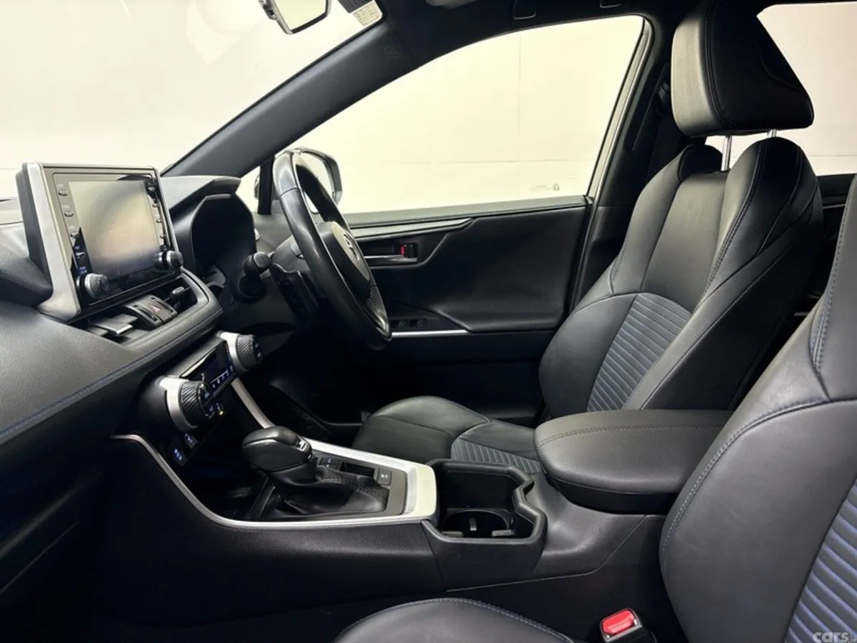 Toyota RAV4 SUV, Petrol Hybrid, 2022, White