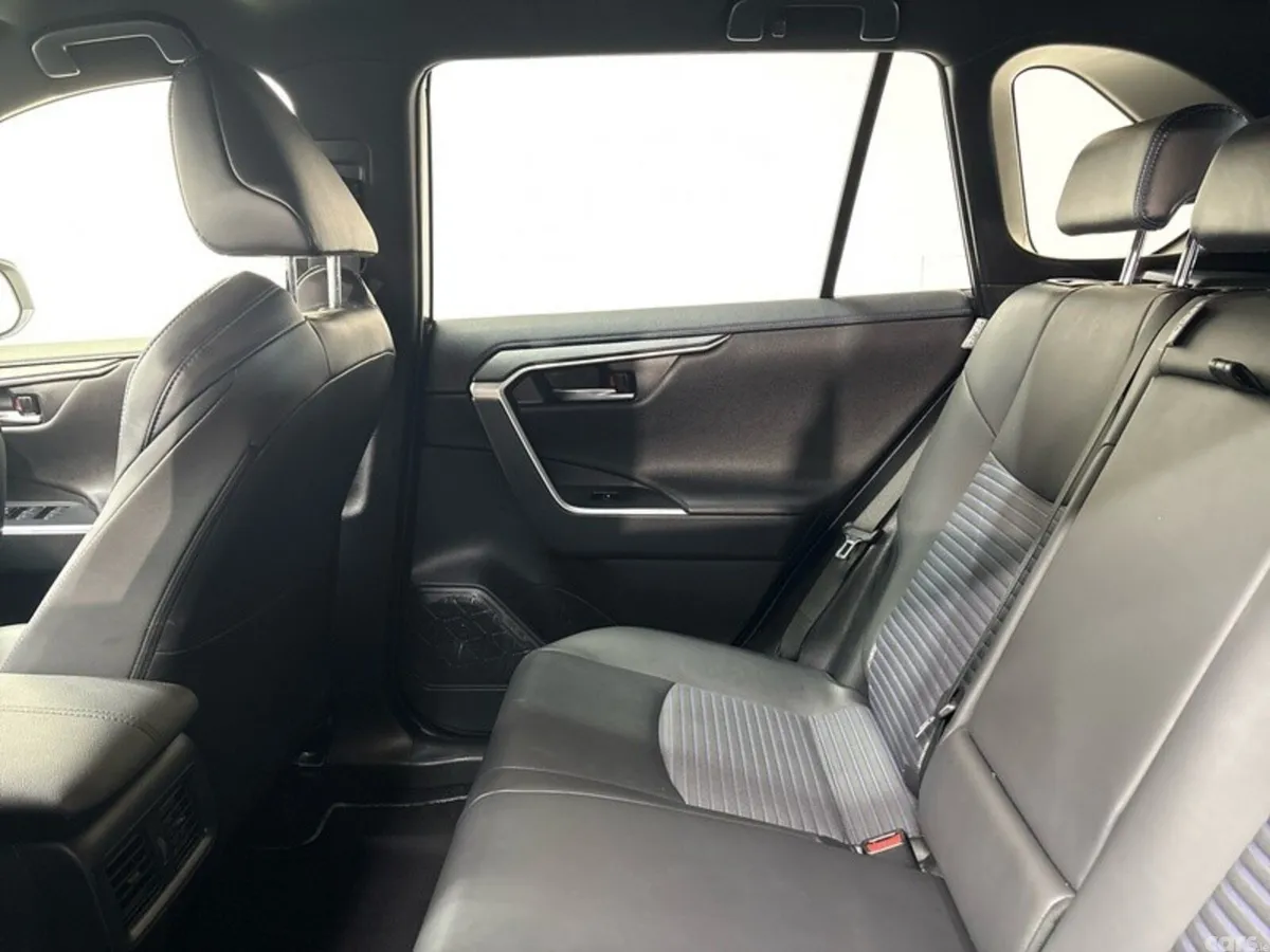 Toyota RAV4 SUV, Petrol Hybrid, 2022, White