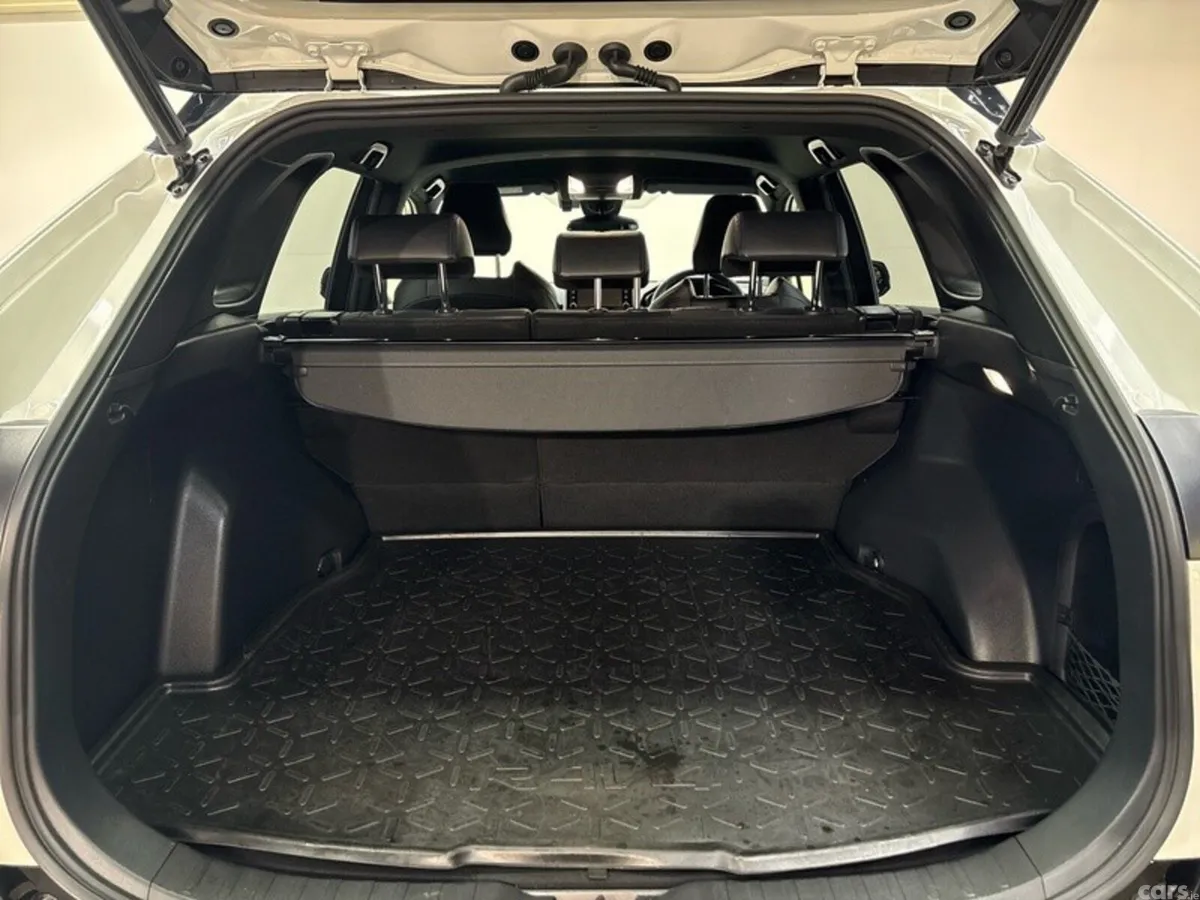 Toyota RAV4 SUV, Petrol Hybrid, 2022, White