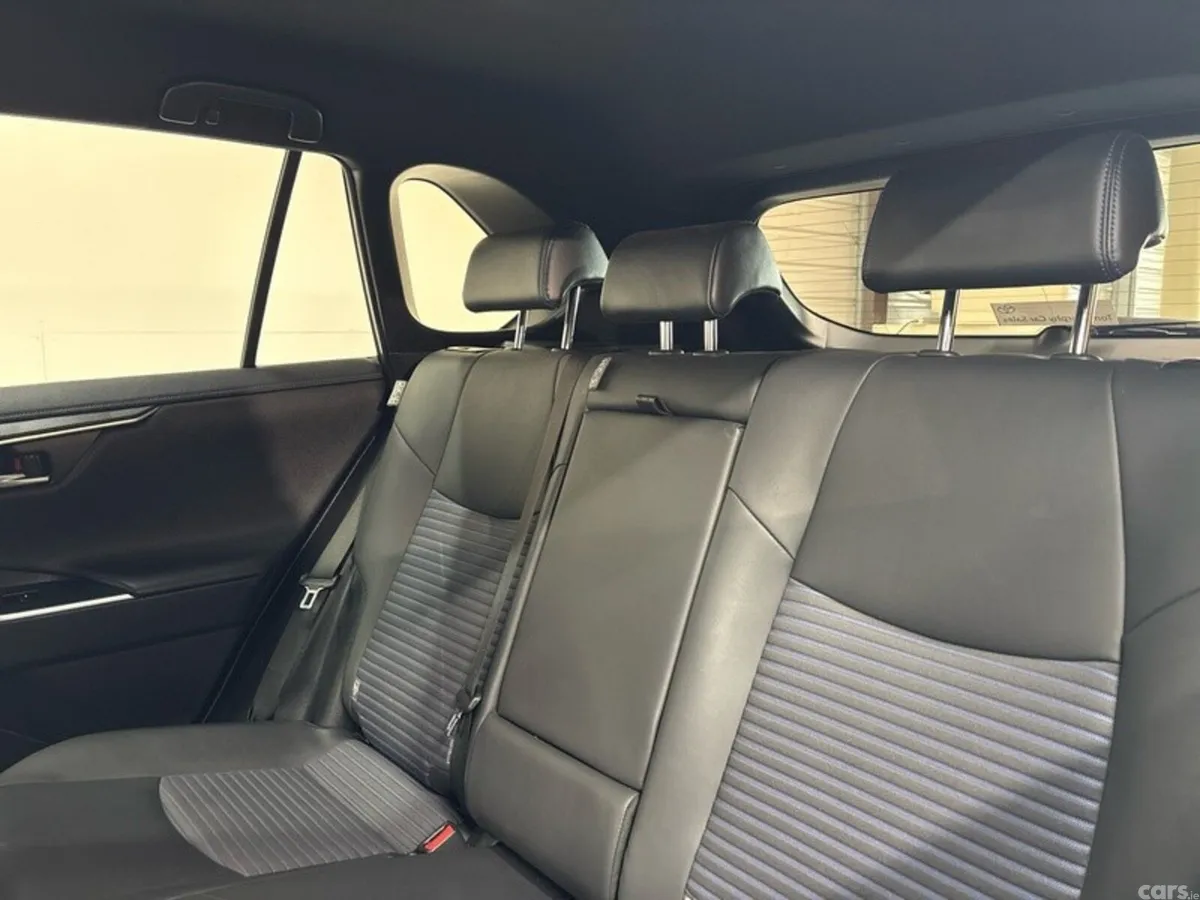 Toyota RAV4 SUV, Petrol Hybrid, 2022, White