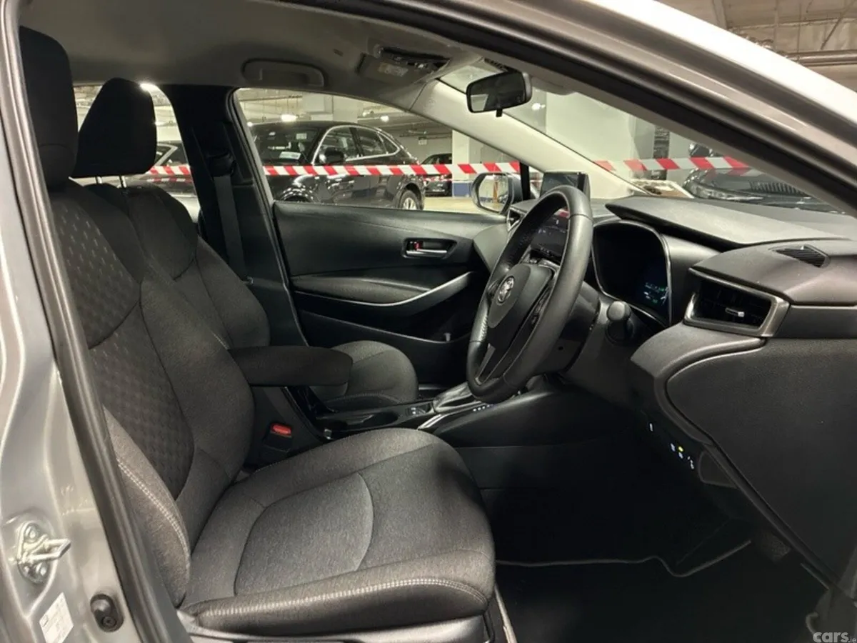 Toyota Corolla Saloon, Petrol Hybrid, 2024, Silver