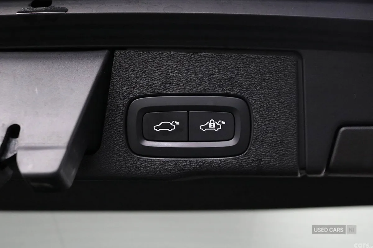 Volvo XC60 SUV, Petrol Hybrid, 2025, Grey