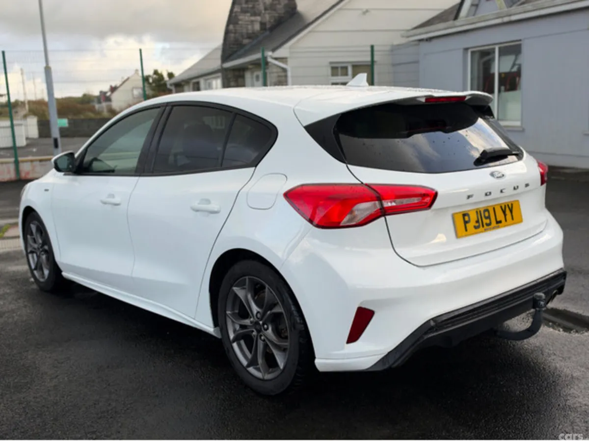 Ford Focus Hatchback, Diesel, 2019, White