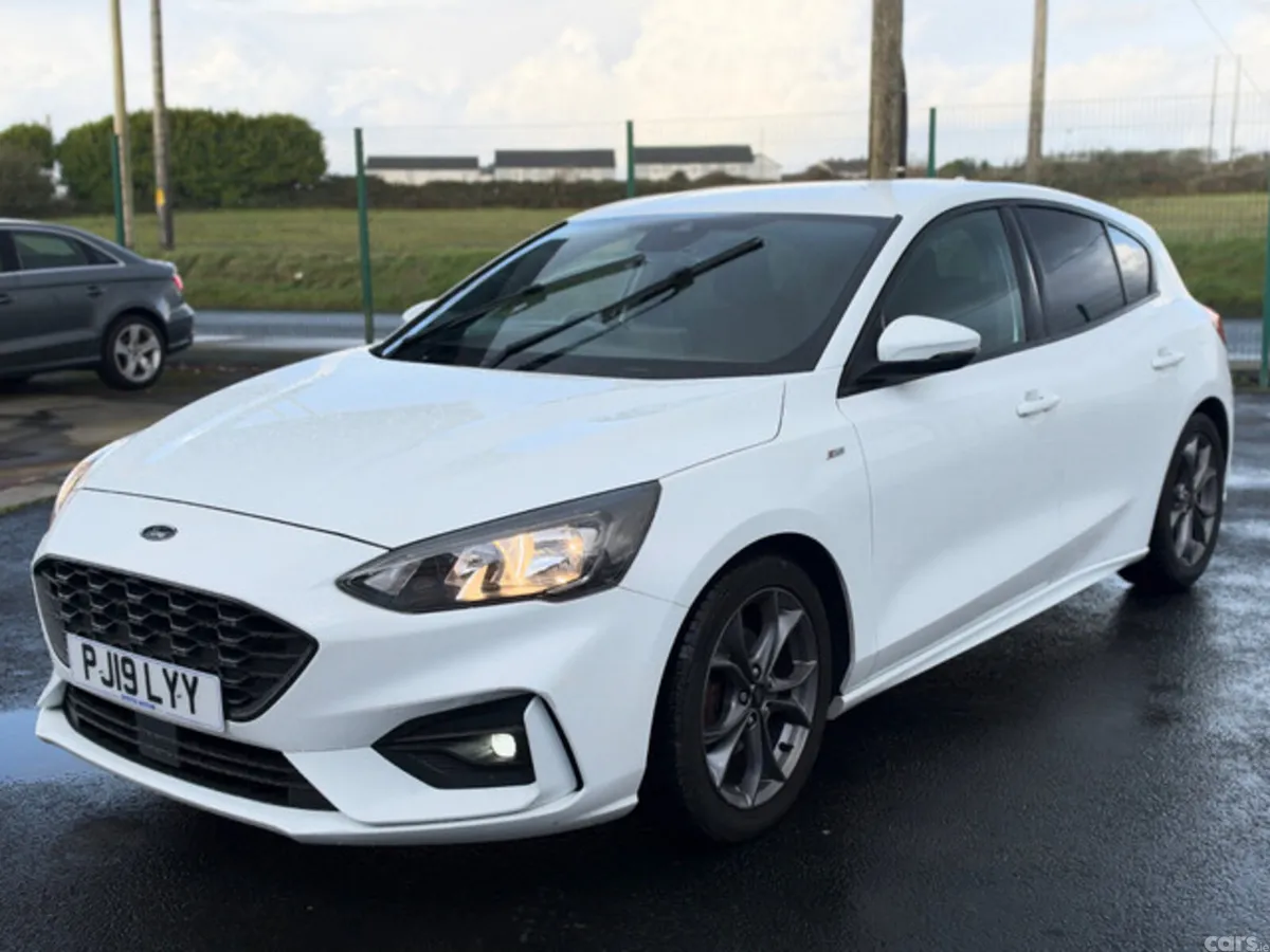 Ford Focus Hatchback, Diesel, 2019, White