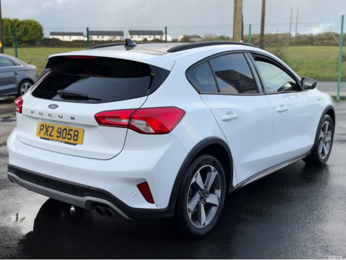 Ford Focus Hatchback, Diesel, 2021, White
