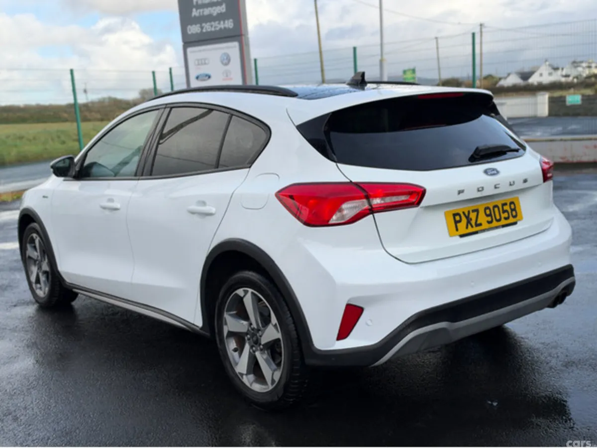 Ford Focus Hatchback, Diesel, 2021, White