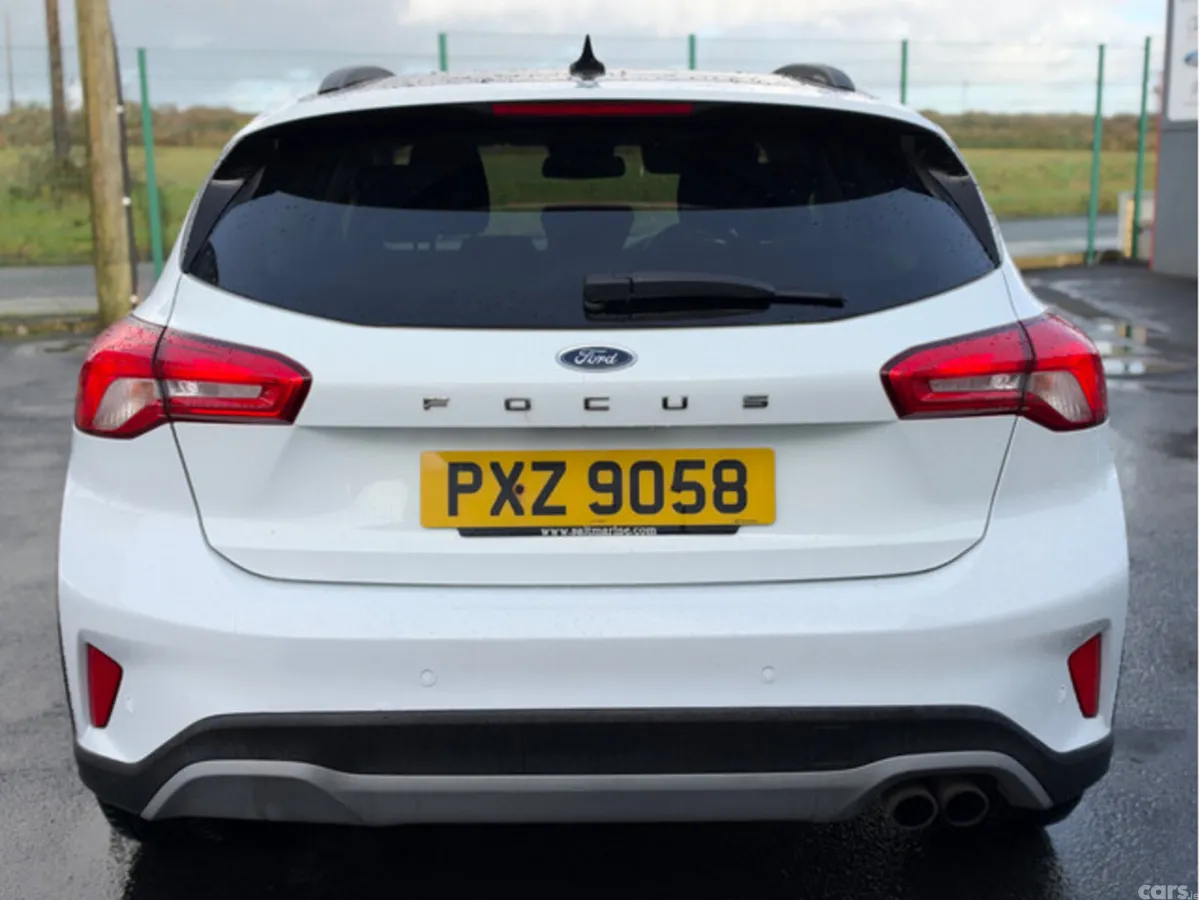 Ford Focus Hatchback, Diesel, 2021, White
