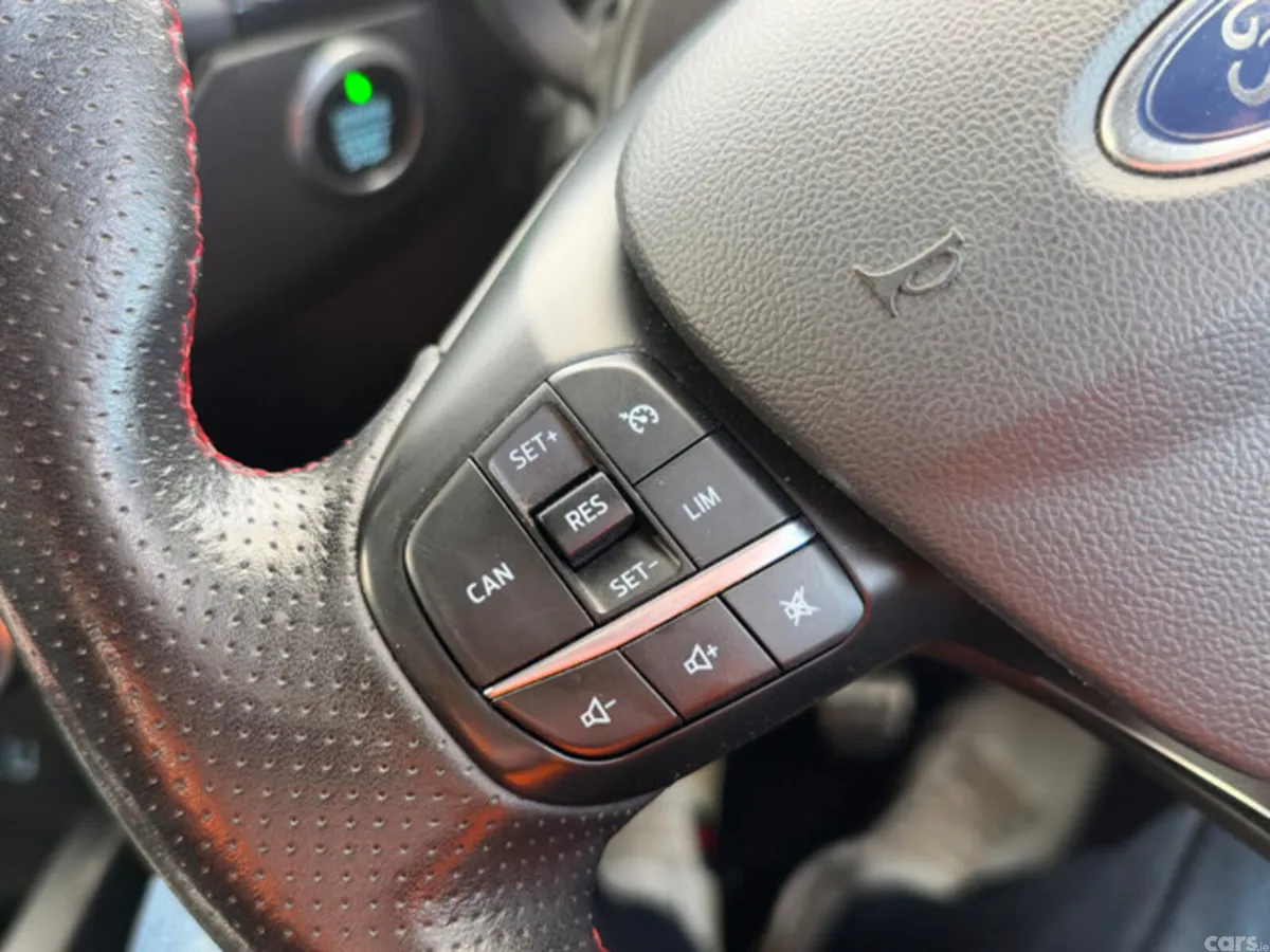 Ford Focus Hatchback, Diesel, 2019, White