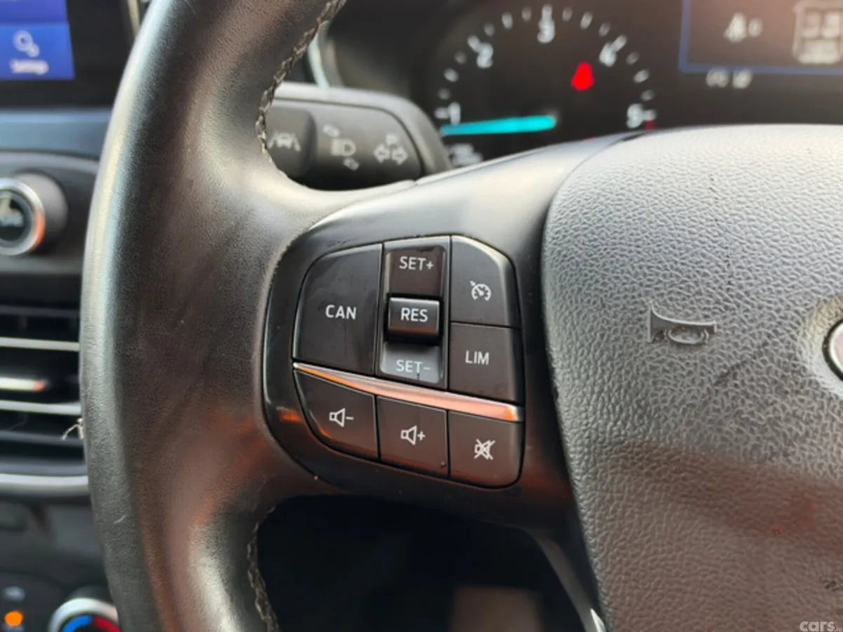 Ford Focus Hatchback, Diesel, 2021, White