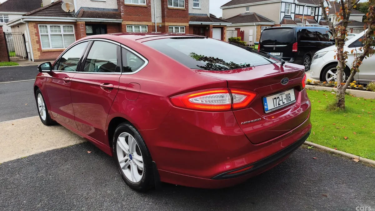 Ford Mondeo Hatchback, Diesel, 2017, Red