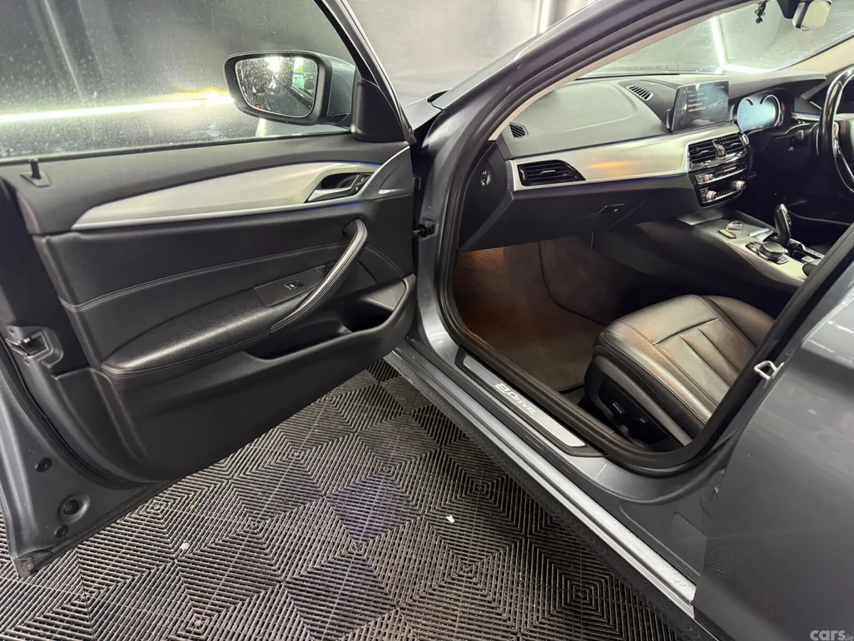 BMW 5-Series Saloon, Petrol Plug-in Hybrid, 2017, Blue